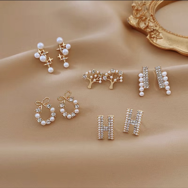 Stud earrings A53