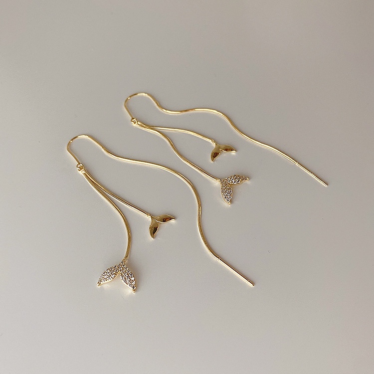 Micro-inlaid zircon mermaid tail chain long earrings, delicate and elegant.