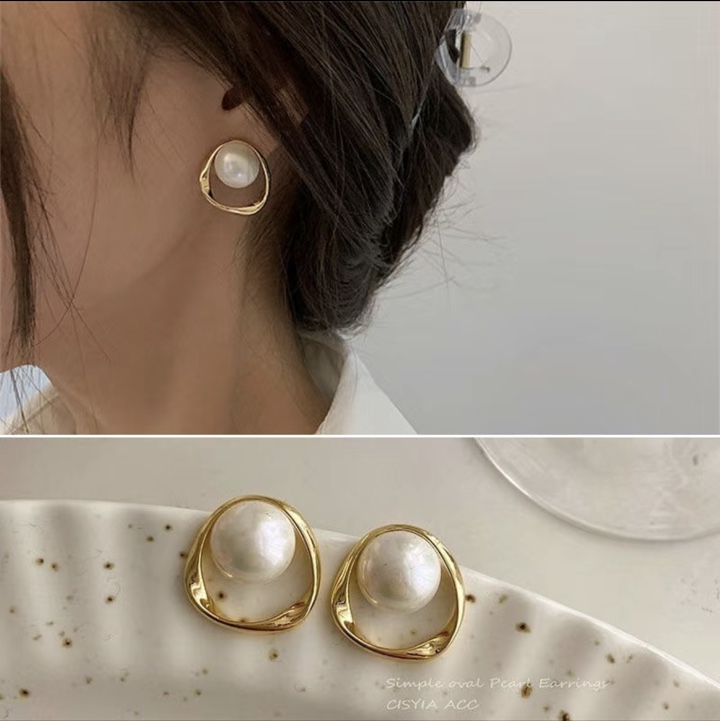 Stud earrings A96