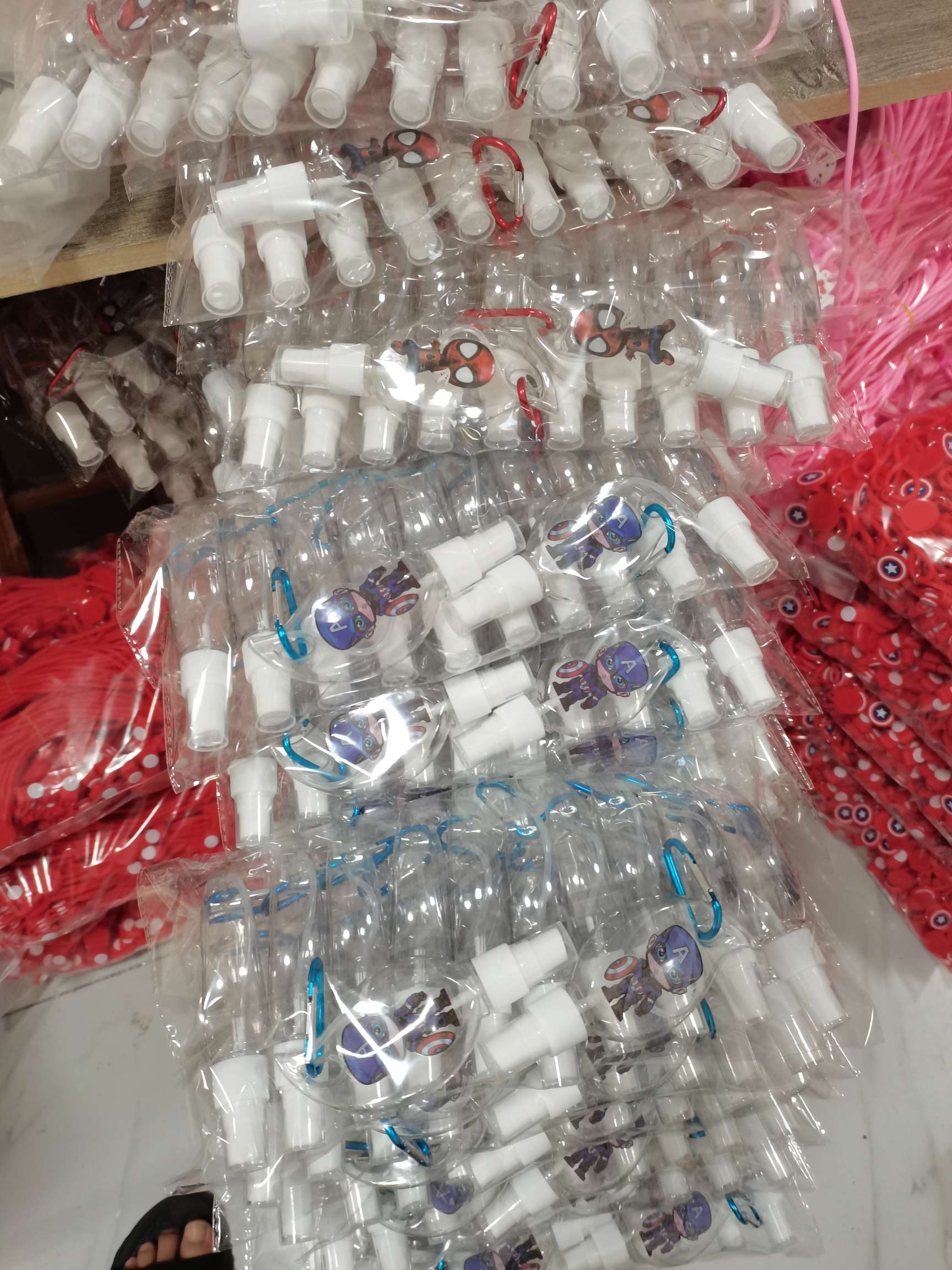 卡通喷头洗手瓶白底实物图