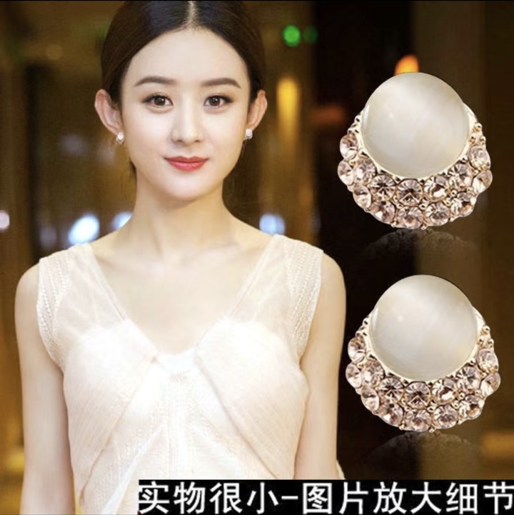 Stud earrings A25