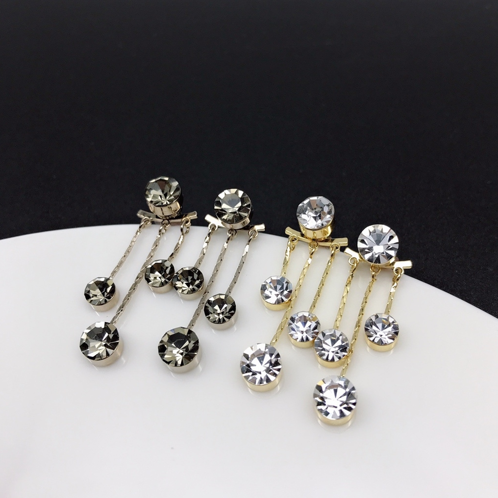 New trendy and light luxury water diamond earrings, high-end earrings, Dongdaemun crystal tassel earrings from South Korea