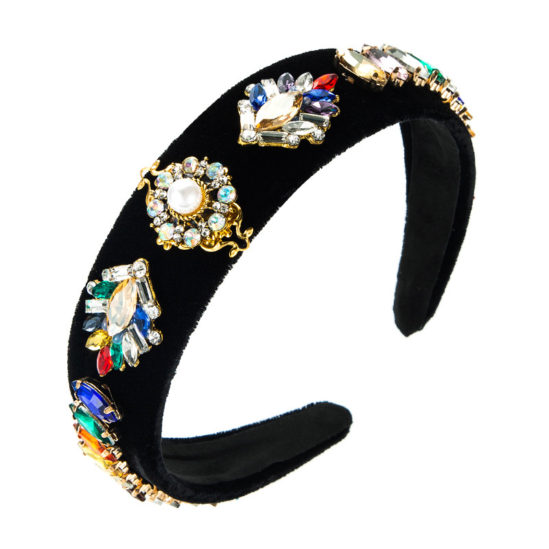 European and American creative and personalized diamond-shaped colored rhinestone headband Application Scenario