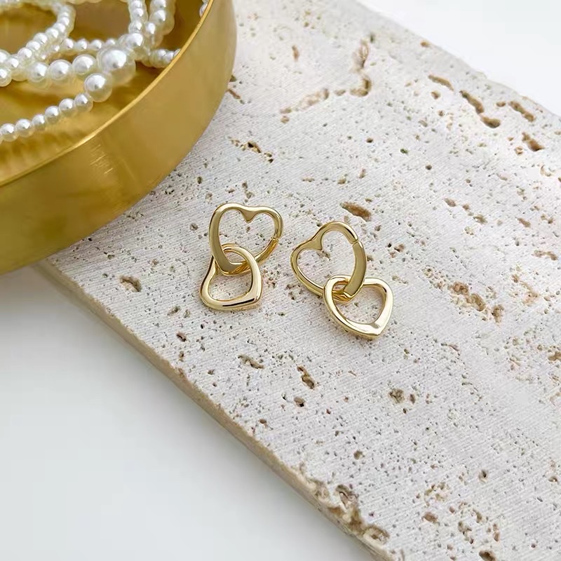 Simple, compact and exquisite design summer shining romantic and luxurious earrings Item Picture