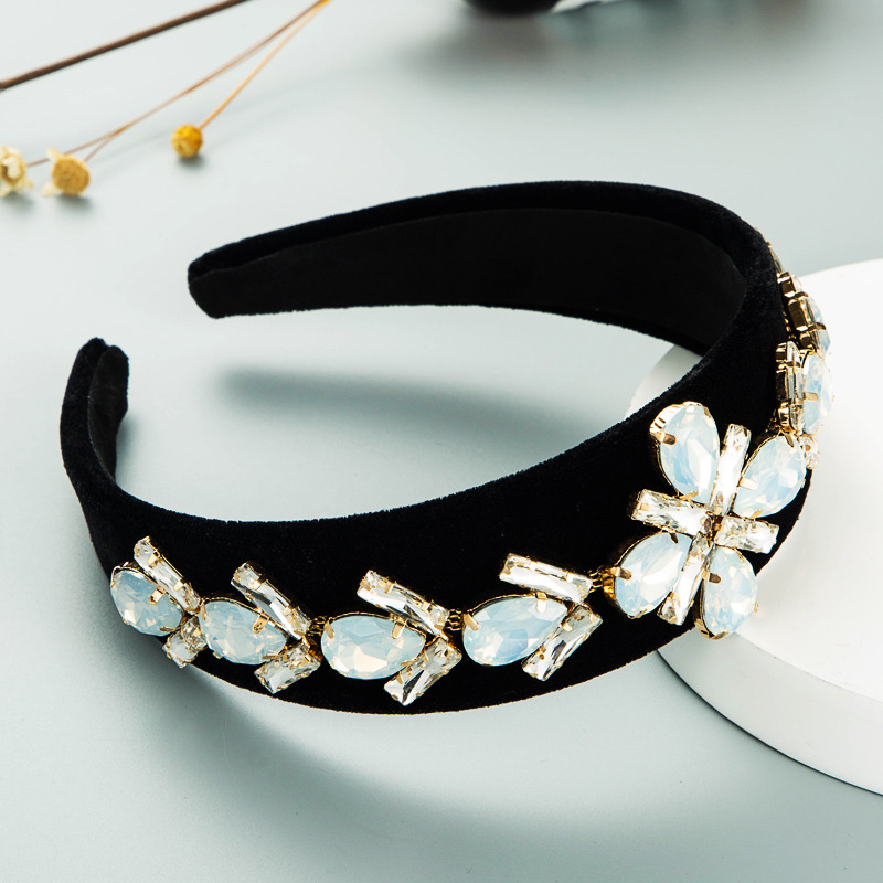 Personalized teardrop-shaped glass diamond accessory flower fashion and elegant headband details Picture