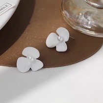 New small exquisite fashion trend Snow White princess essential earrings