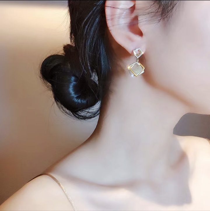 Stud earrings A36