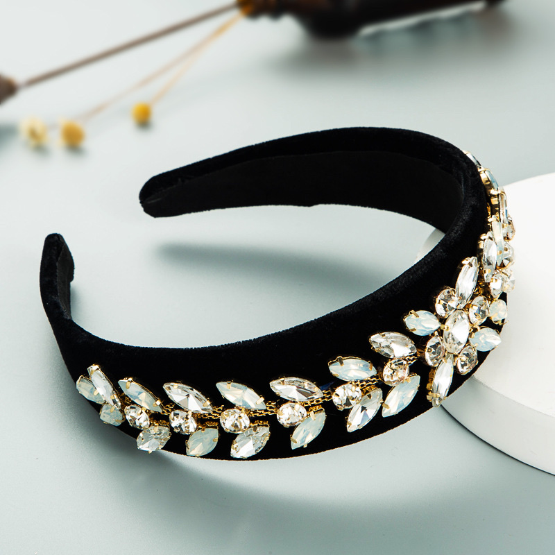 Personalized teardrop-shaped glass diamond accessory flower headband Specification drawing