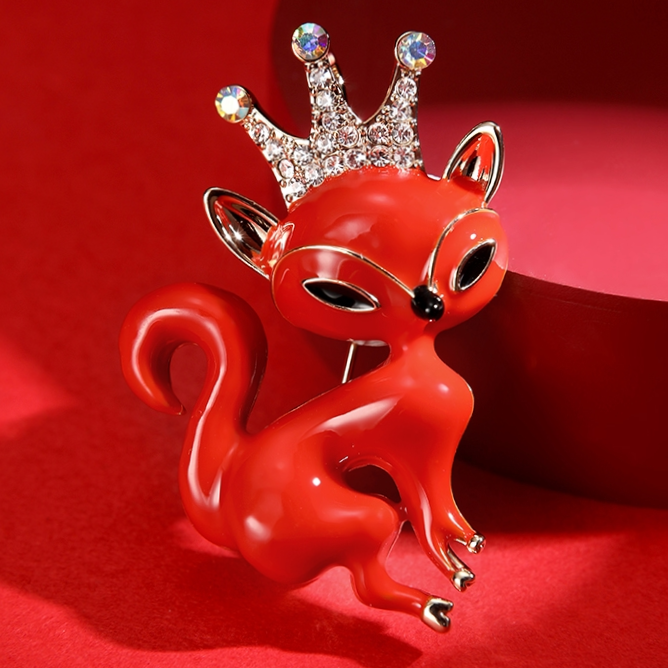 Little crown Fox
