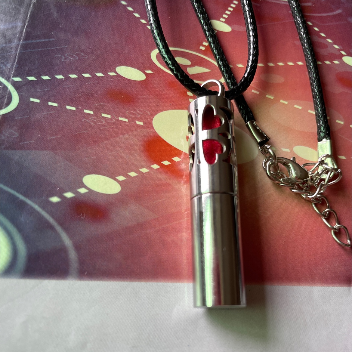 Stainless steel 3-section perfume and aromatherapy pendant D