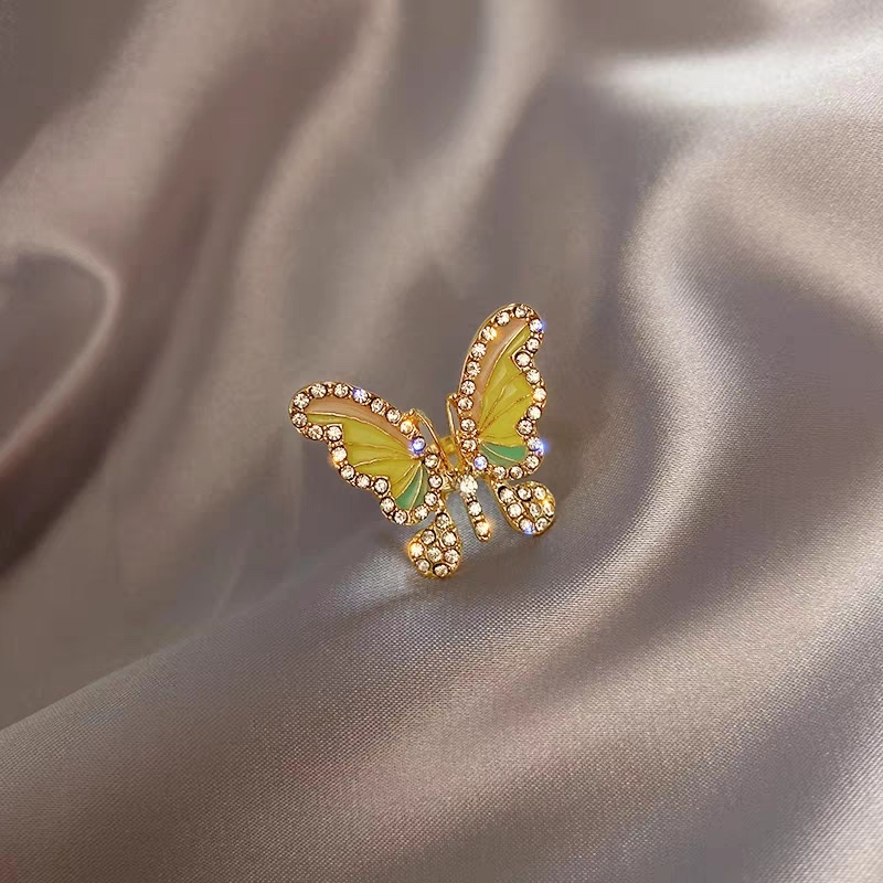 The butterfly ring with an open index finger on Instagram is a trendy Korean-style ring with a cold and cool vibe. It features a unique and fashionable design for women detail image 3