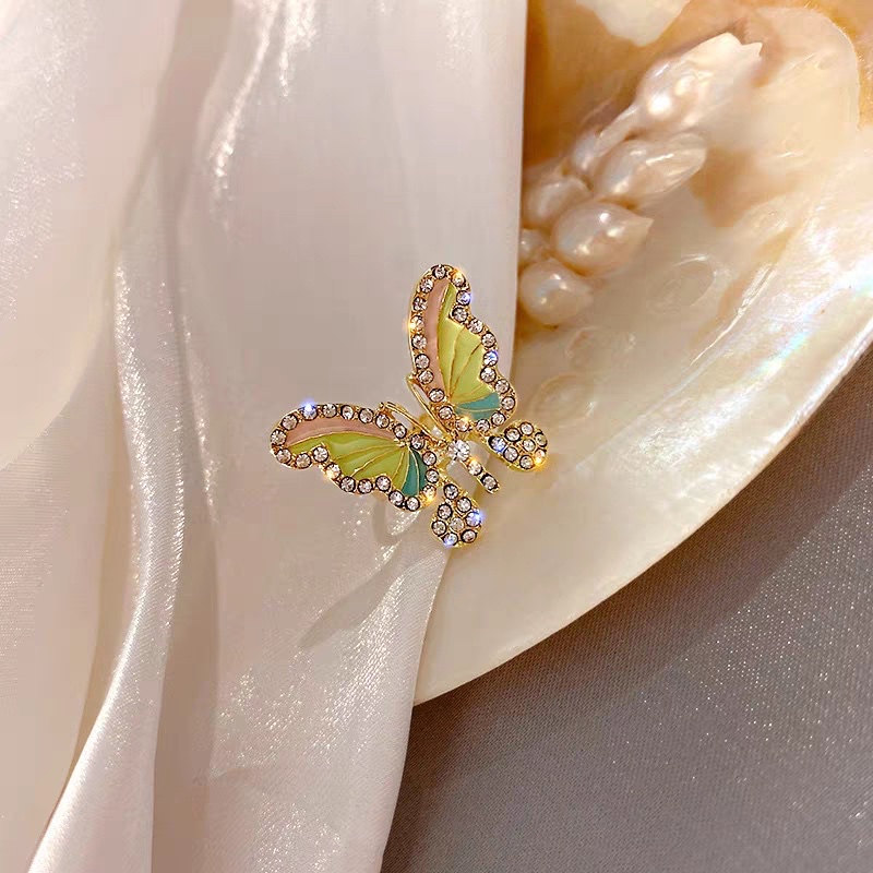 The butterfly ring with an open index finger on Instagram is a trendy Korean-style ring with a cold and cool vibe. It features a unique and fashionable design for women detail image 2