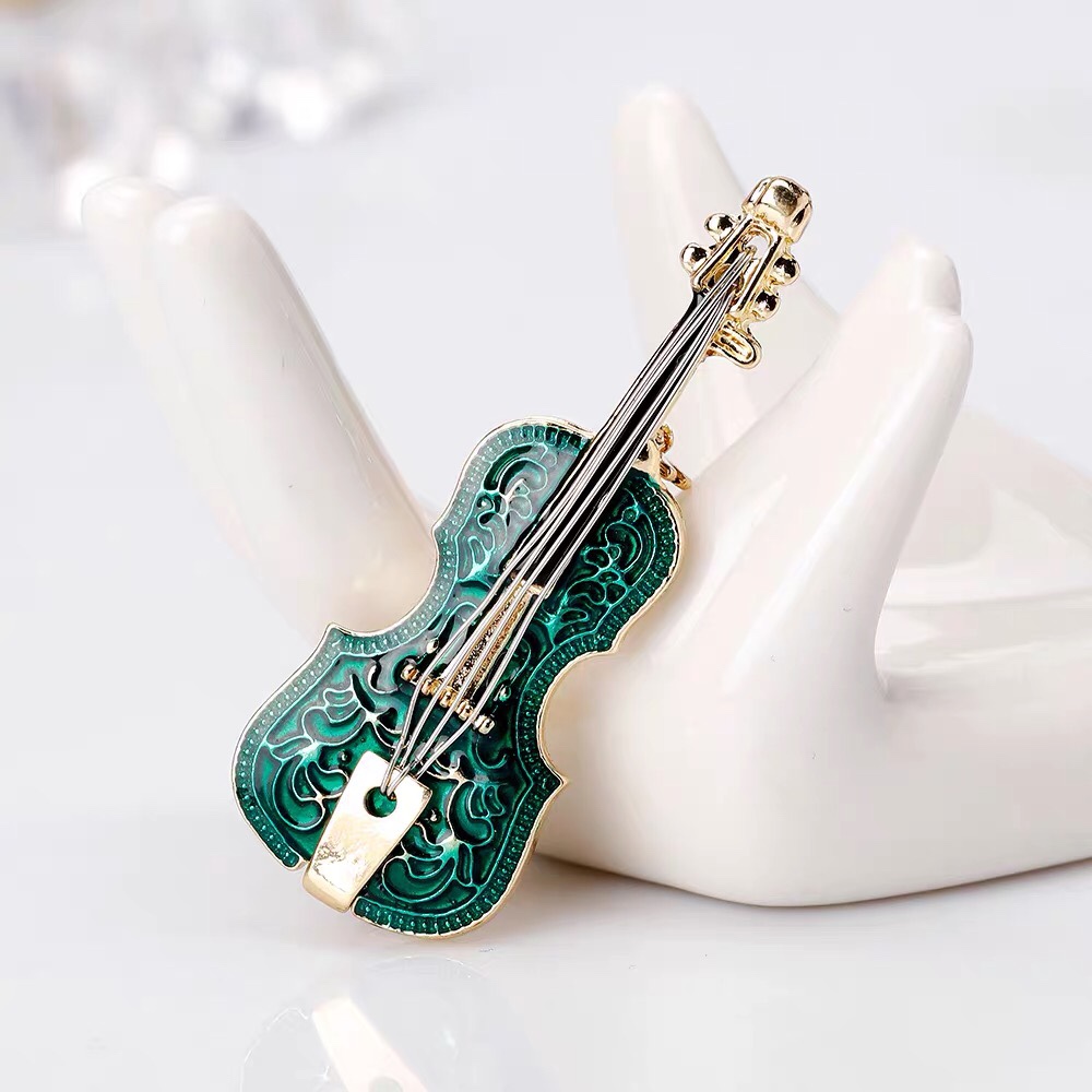 Violin brooch