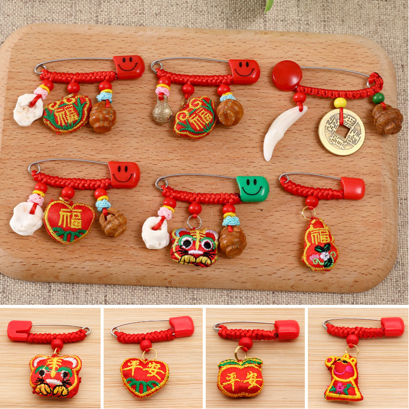 Sachet brooch series