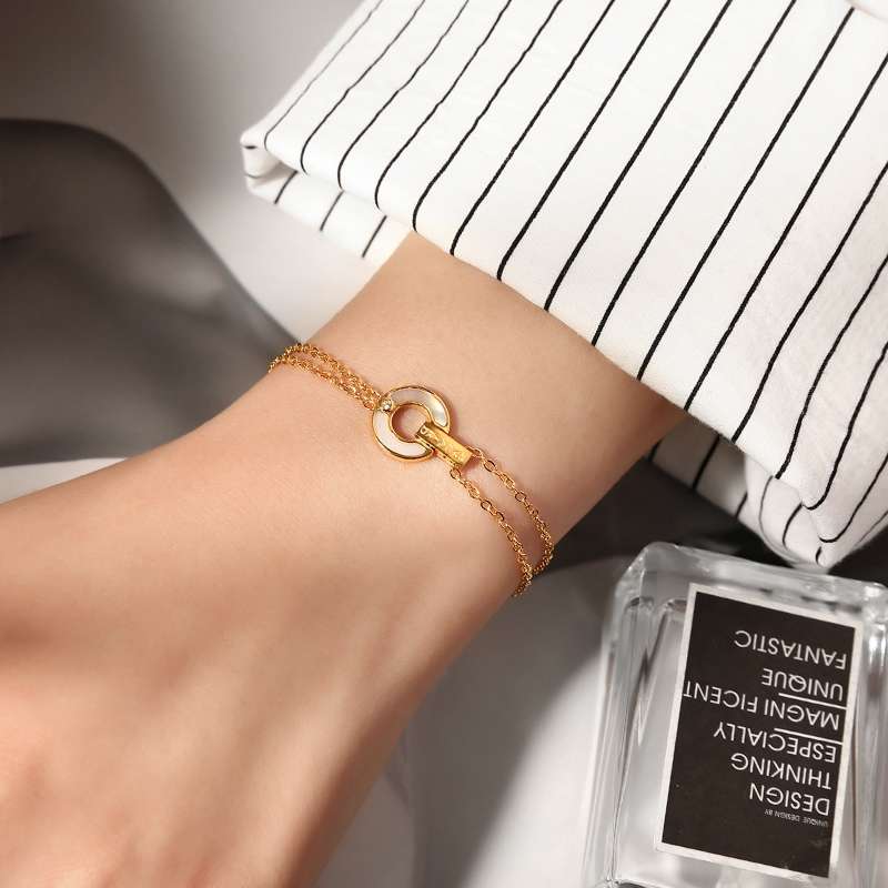High-end bracelet for women, light luxury, niche Japanese style, ins, niche design, never fades, trendy Item Picture