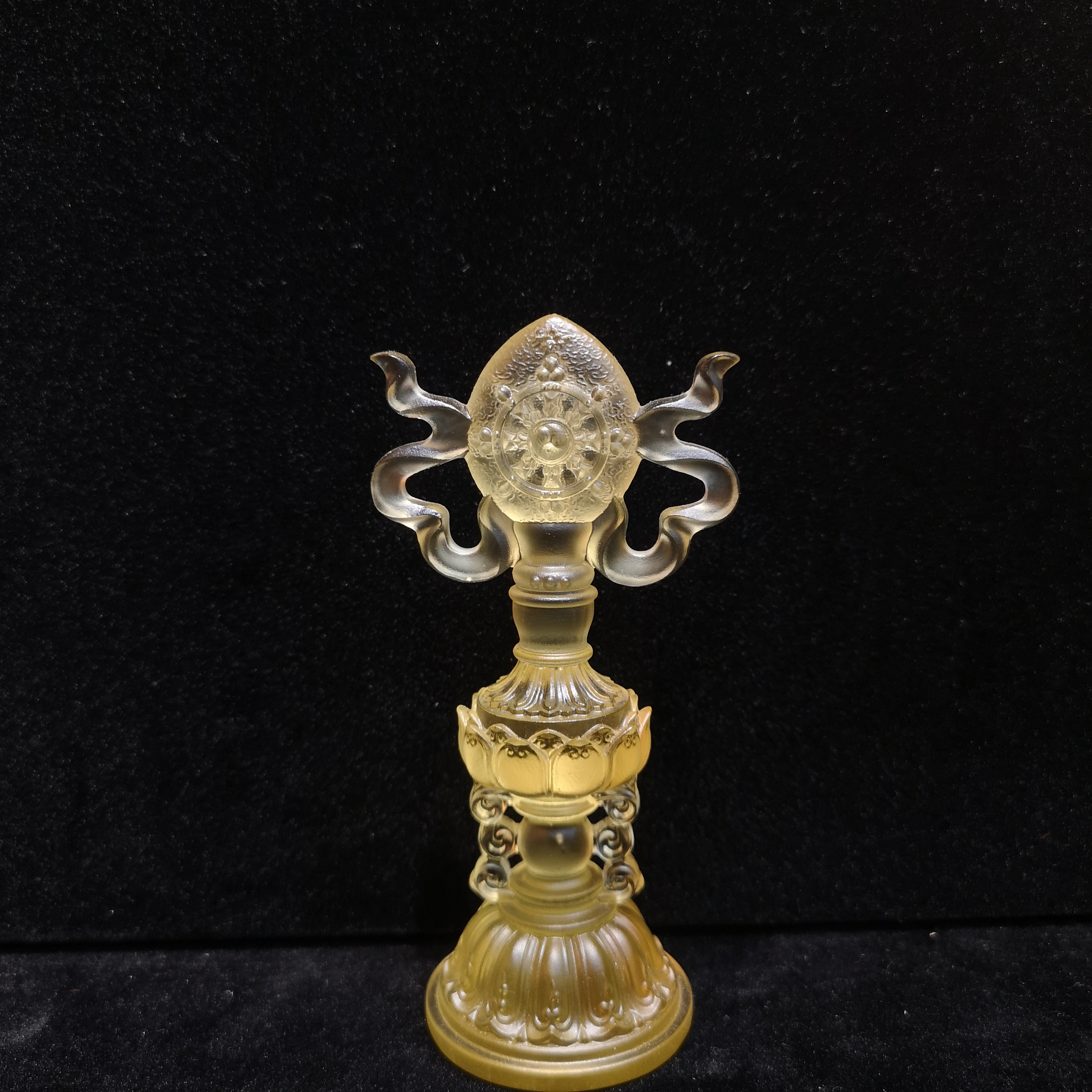 Glass Eight Auspicious Trumpet