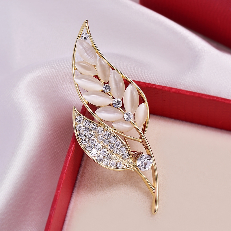 AB Leaf brooch