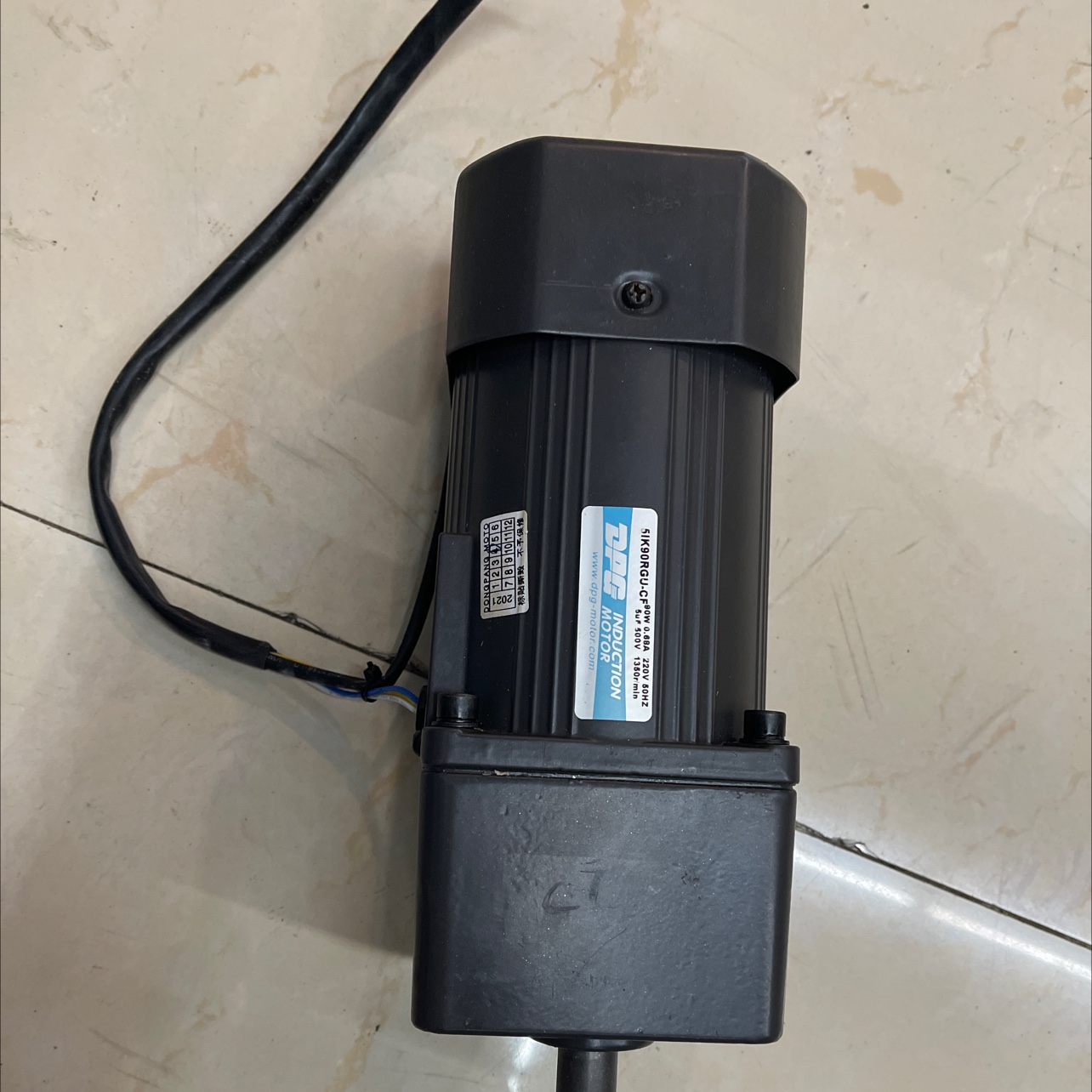 The conveyor motor of the shrink machine is from Guangxin Packaging Machinery Equipment, a well-established physical store with good quality and favorable prices Specification image