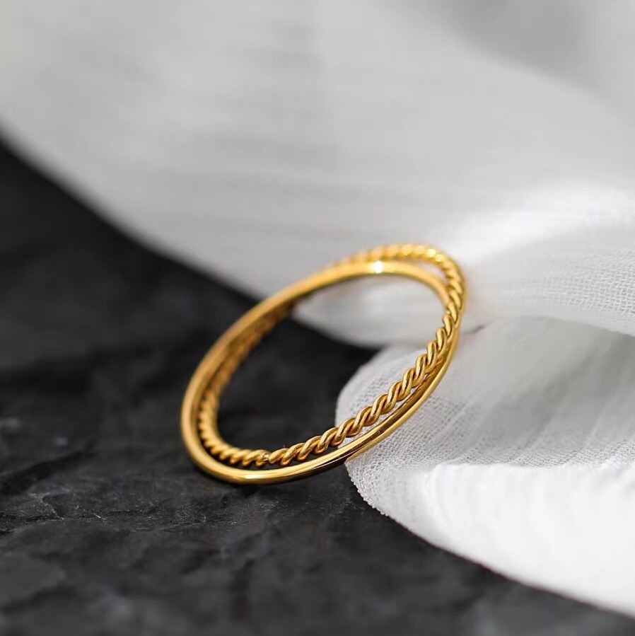 A light luxury and exaggerated double ring for women's index finger, with a niche European and American style and fashion
