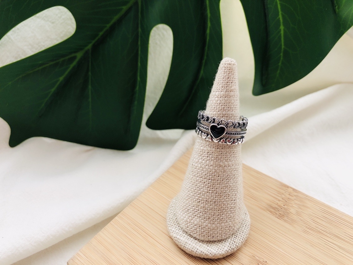 A Korean version of a wide, distinctive, thick and smooth open index finger ring with a twist pattern detail image 3