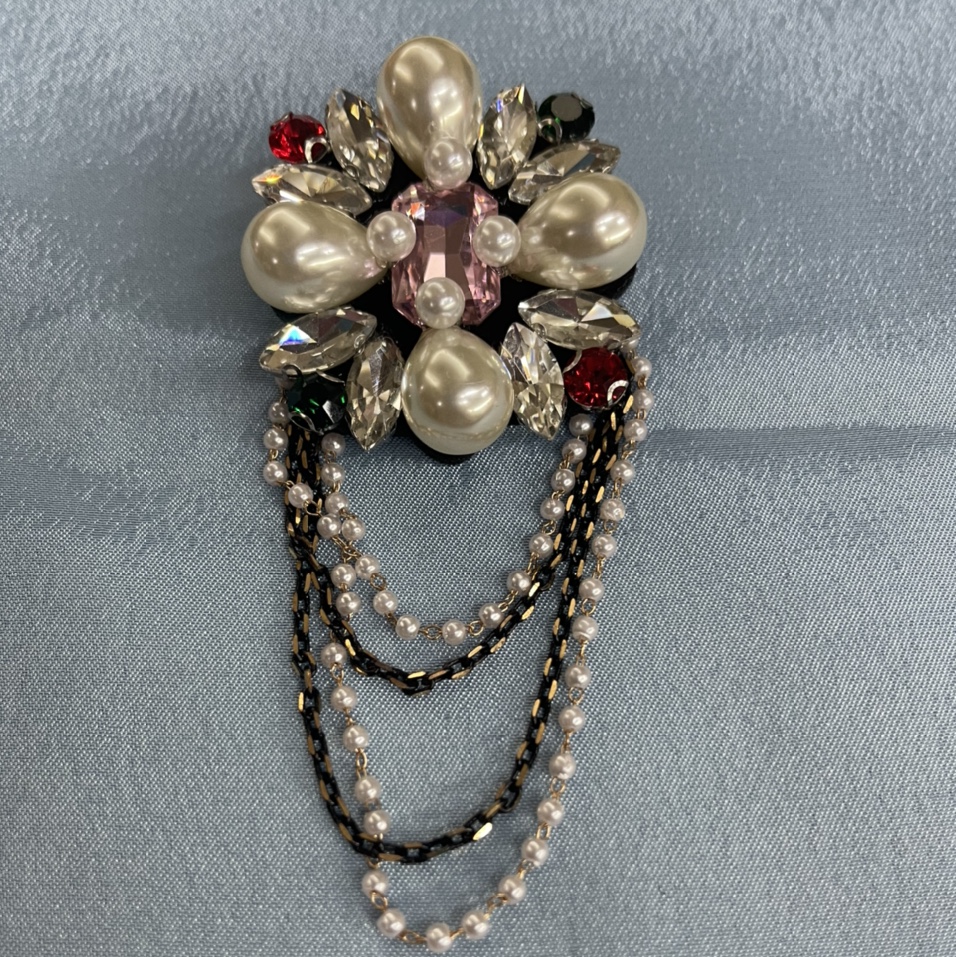 Stylish High quality Pearl Chain Brooch 9