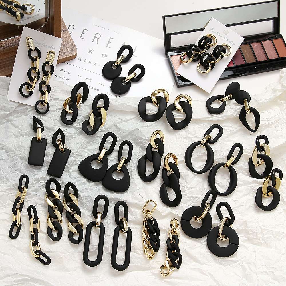 European and American exaggerated geometric chain stud earrings, cross-border new twist pendant trendy earrings EH002 Item Picture