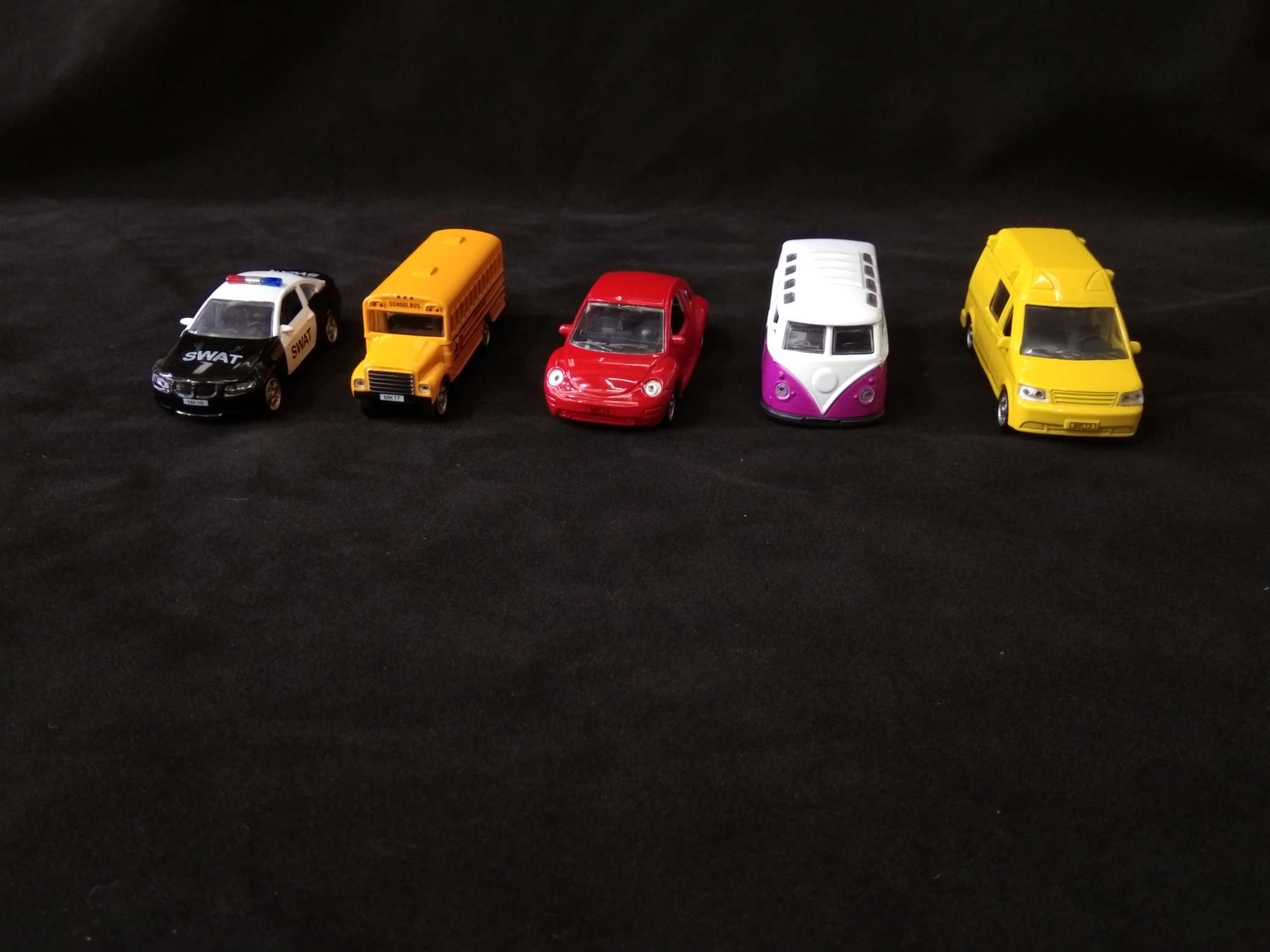 9973AI一5条车，带回力带开门。香香金属车详情2