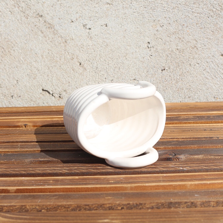 陶瓷手提篮花器详情7