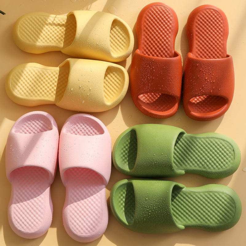 Wholesale soft soled eva slippers for women Thick soled summer indoor couple slippers for bathroom bath sandals for men
