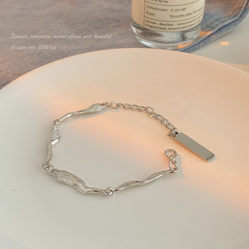 Irregular metal chain boudoir bracelet female summer born niche design sensation net red new couple hand jewelry