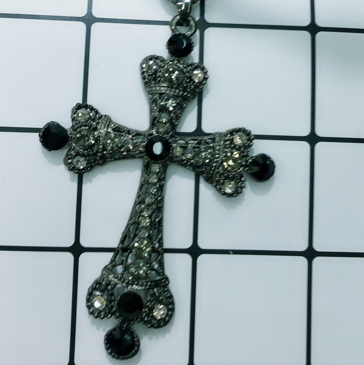 Sweater chain 75