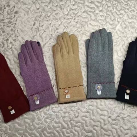 Gloves for women Autumn and Winter exquisite short warm touch screen points high quality suede fashion with old, middle-aged and young years