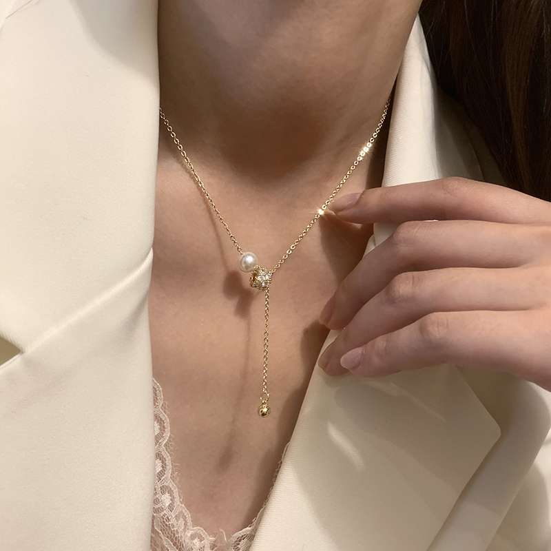 Pearl necklace, women's summer light luxury, niche design sense, collarbone chain, neck chain, simple new accessory Specification image