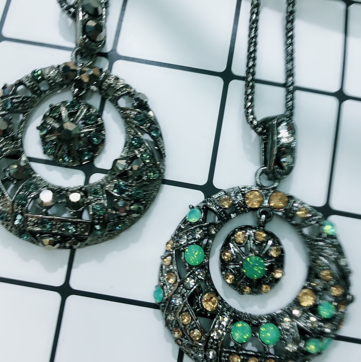 Sweater chain 4