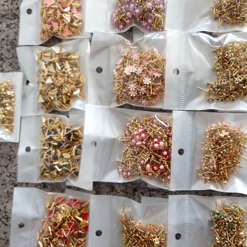Multi-kan couple stud earrings live Tiktok, fast hand preferred manufacturers direct supply