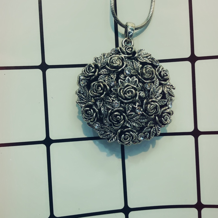 Sweater chain 40