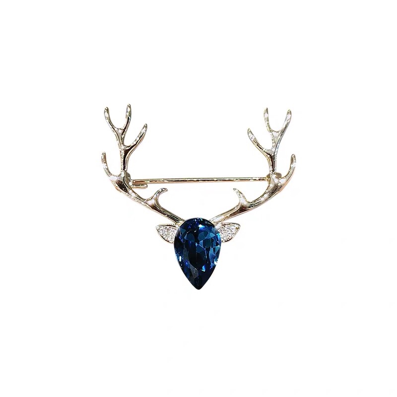 Deer head brooch