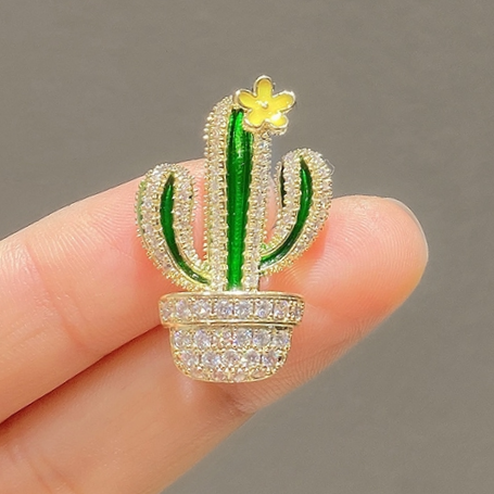 Small cactus pins