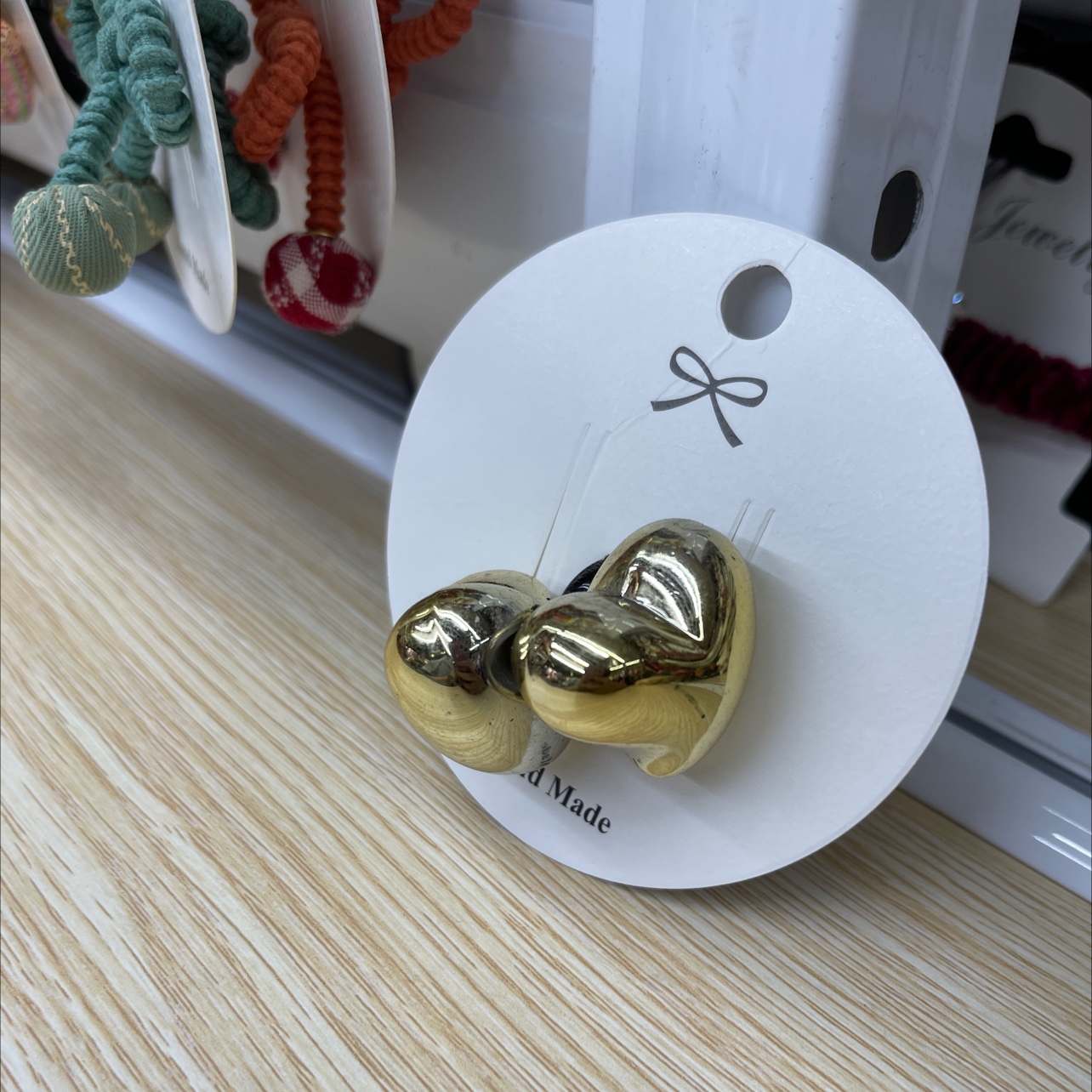 优莱特明亮饰品 亚克力双球爱心金色