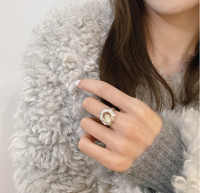 The national trend pure silver crystal arc-shaped index finger ring features a cold and elegant style. It is a high-end female Internet celebrity's light luxury, niche, exquisite and fashionable personality Specification image