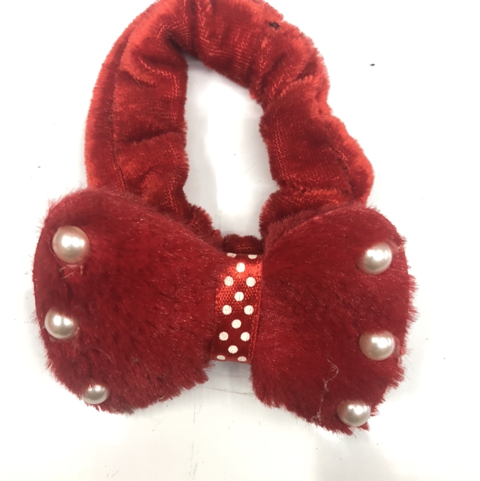 Six pearl scarves and hair bands