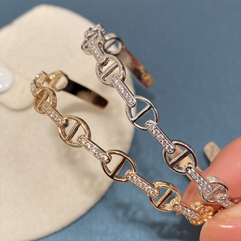 European and American fashion bracelet bracelet pig nose four-leaf clover opening woman