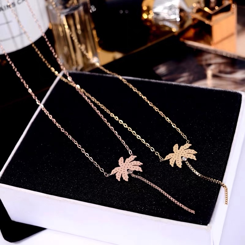 Simple and stylish Korean style necklace, versatile and elegant sweater chain, long style 21 Application Scenario