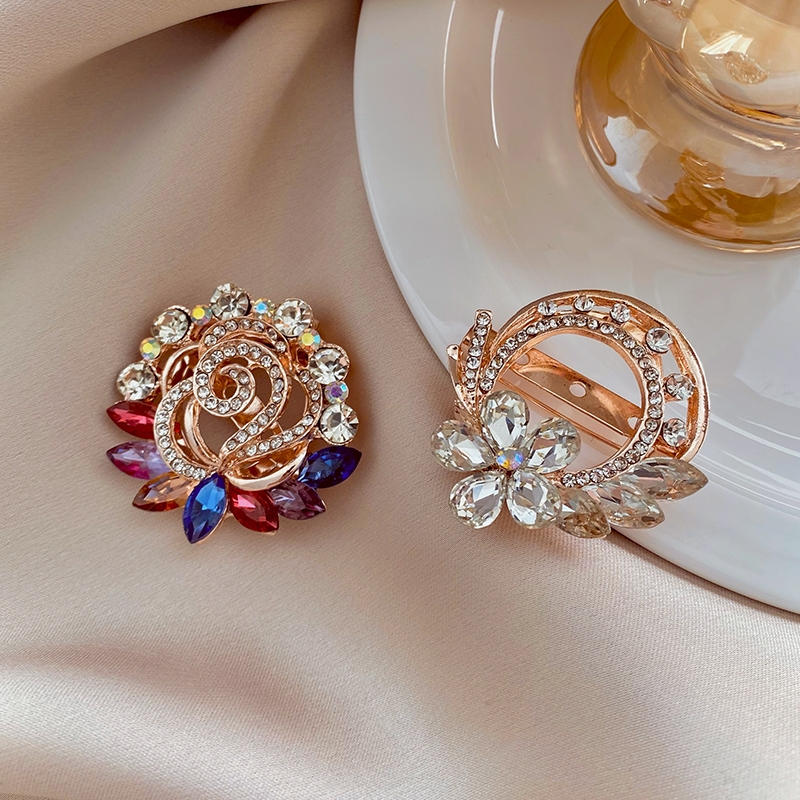 Rose gold brooch