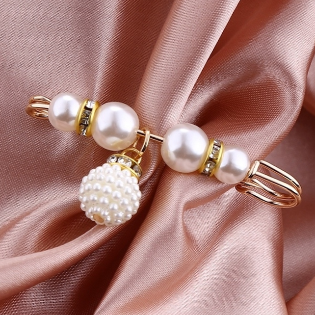 Large white pearl pin