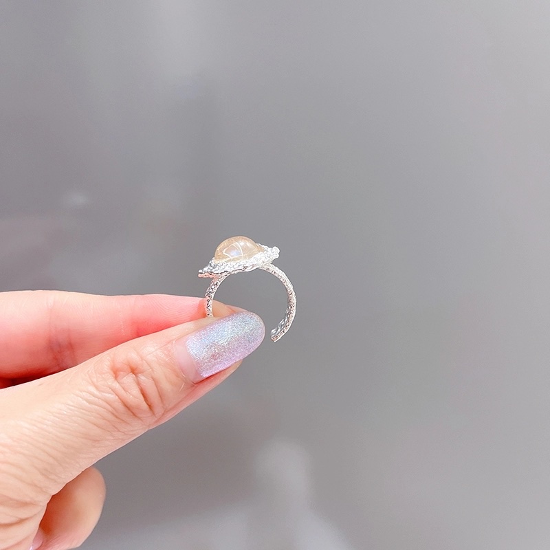 The national trend pure silver crystal arc-shaped index finger ring features a cold and elegant style. It is a high-end female Internet celebrity's light luxury, niche, exquisite and fashionable personality Item Picture