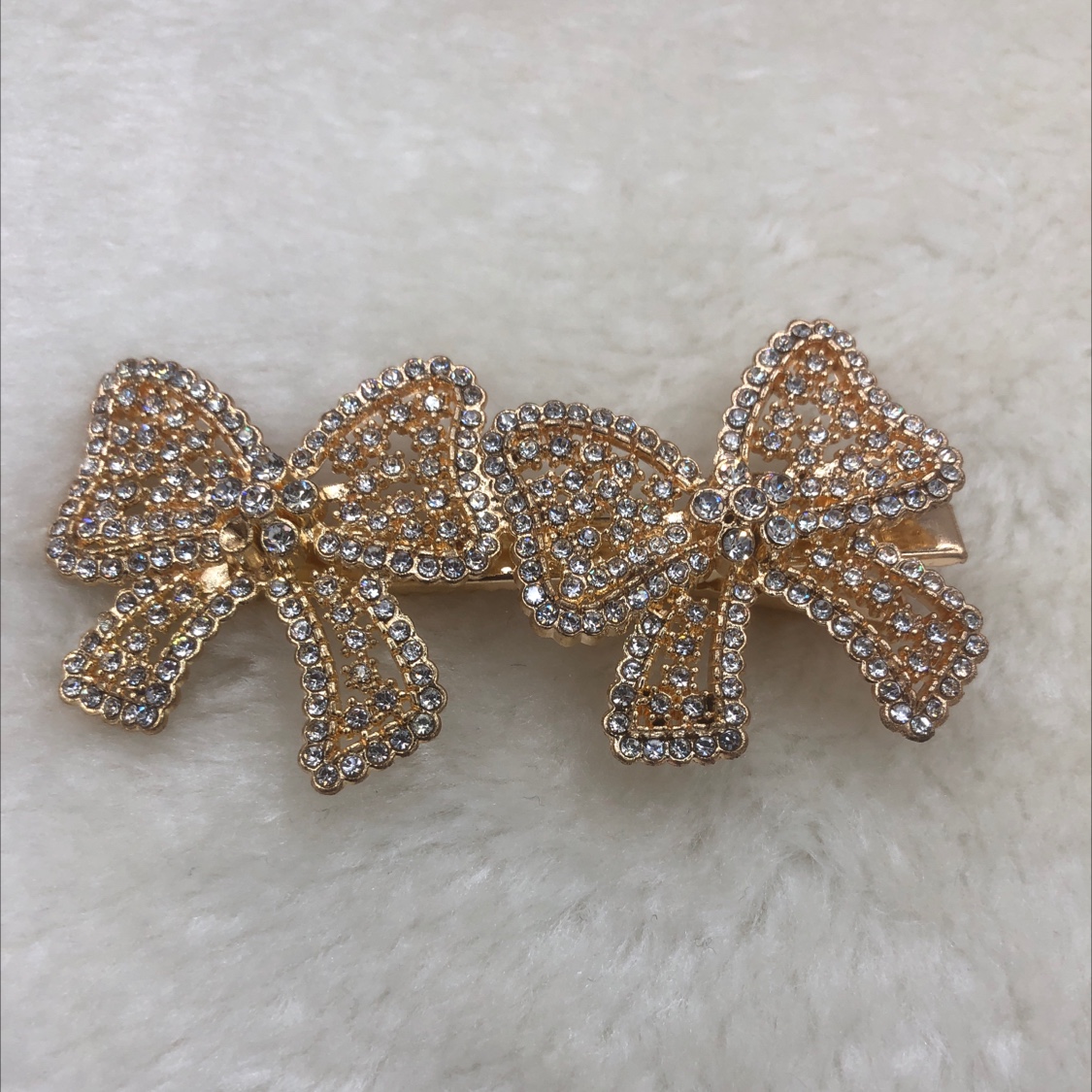 Double bow tie bobby pin