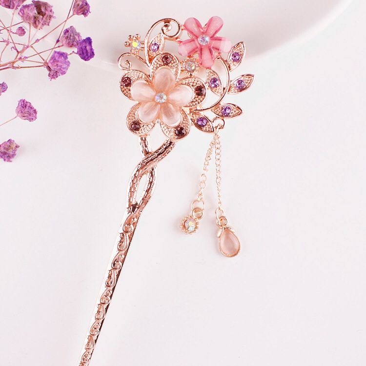 Pink flower hairpin