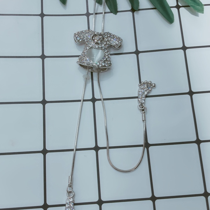 Sweater chain 65