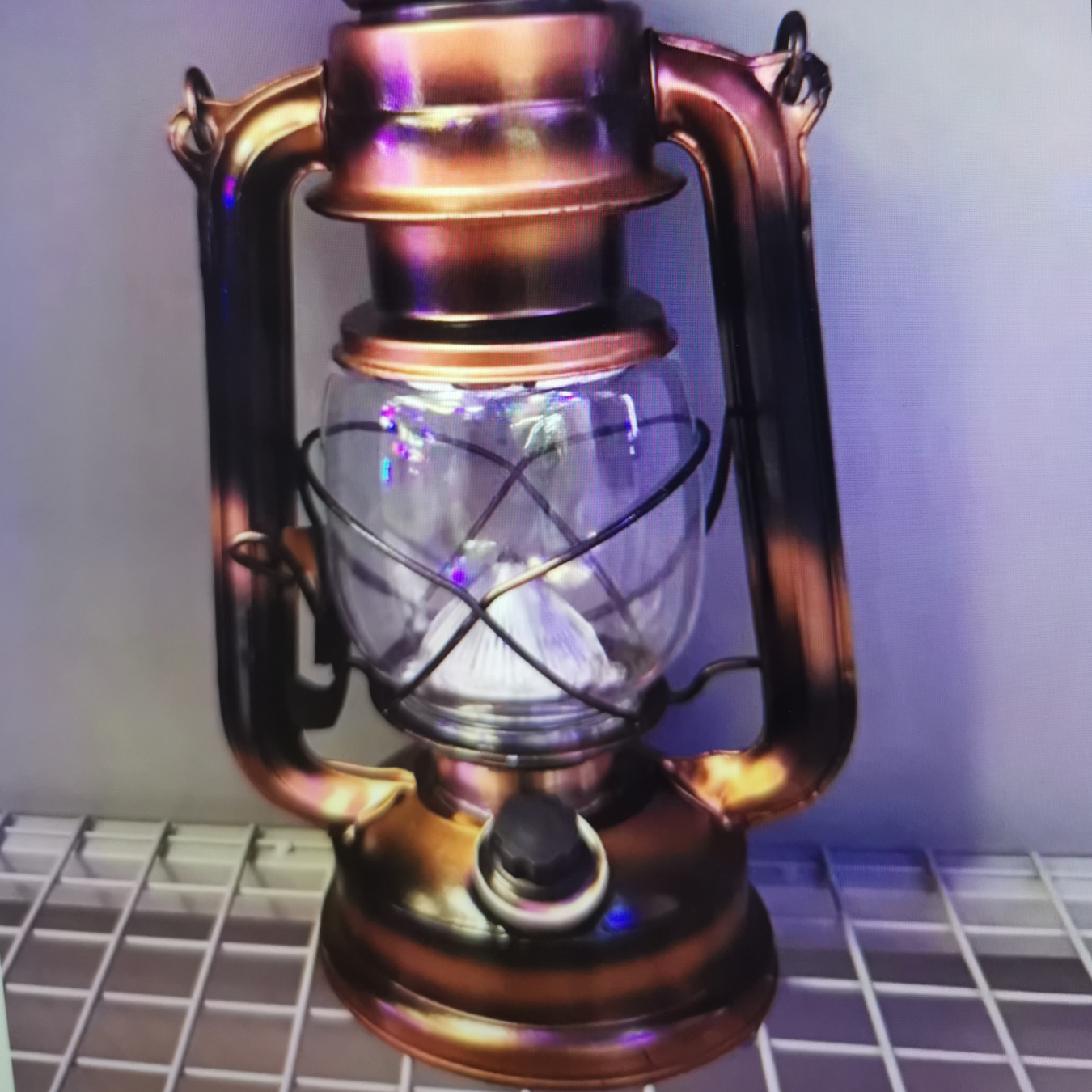 Antique kerosene lamp thumbnail